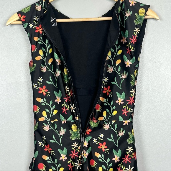 Averie Zip Up One-Piece Blaise Vibrant Rainforest Print swimsuit, small. - Picture 8 of 12